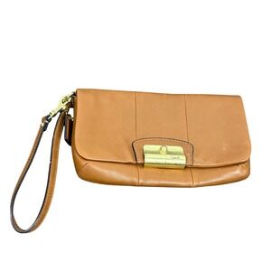 Coach‎ Kristie Brown Leather Wristlet Clutch vrass Hardware